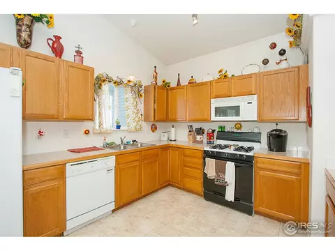 2607 Hawk Dr, Evans, CO 80620 photo 3