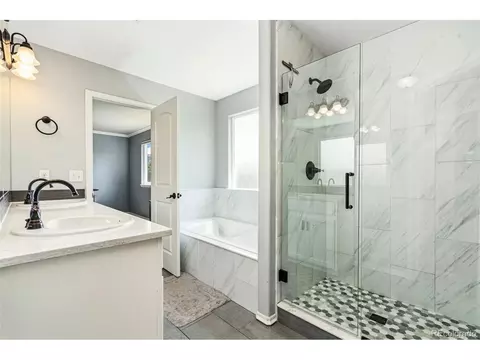 Bath - 2055 Vineyard Ct, Windsor, CO 80550 photo 2 of 2
