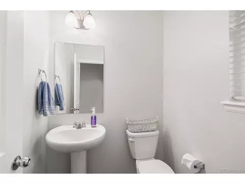 19598 E 60th Pl, Aurora, CO 80019 photo 6