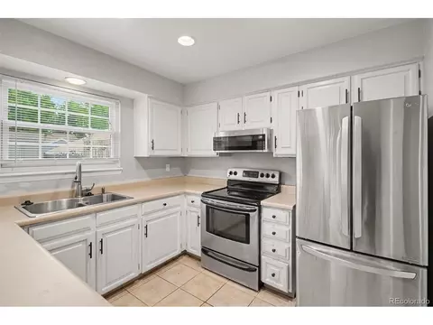 Kitchen - 8601 E Yale Ave #B, Denver, CO 80231 photo 1 of 2