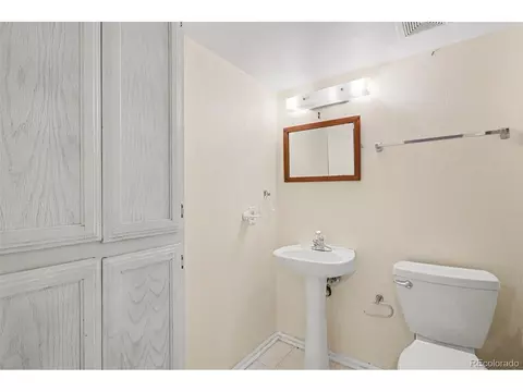 Bath - 8601 E Yale Ave #B, Denver, CO 80231 photo 1 of 4