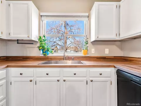 1990 Ceylon St, Aurora, CO 80011 photo 14