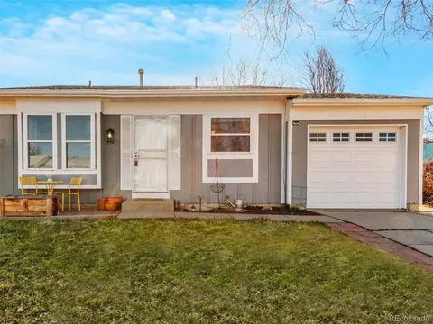 1990 Ceylon St, Aurora, CO 80011 photo 2