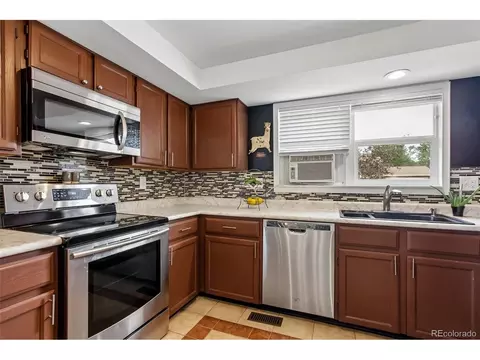 Kitchen - 18729 E Oregon Dr, Aurora, CO 80017 photo 2 of 2