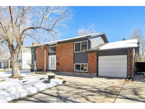 1042 S Iris St, Lakewood, CO 80226