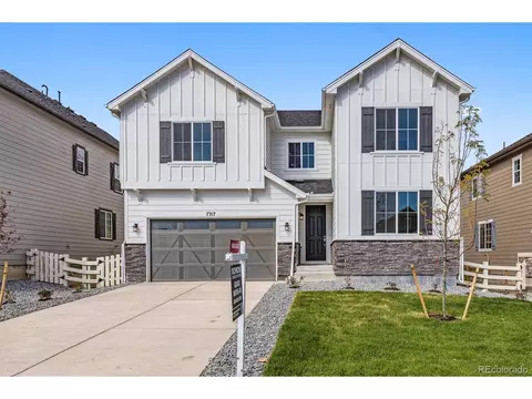 7317 S White Crow Way, Aurora, CO 80016