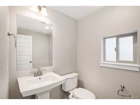 2521 Moline St, Aurora, CO 80010 photo 10