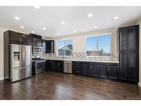 2521 Moline St, Aurora, CO 80010 photo 3
