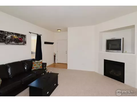 409 Dee Rd, Johnstown, CO 80534 photo 3