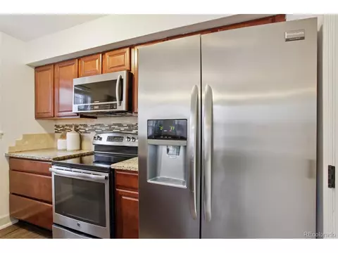 Kitchen - 2726 E Otero Pl #5-8, Centennial, CO 80122 photo 3 of 4