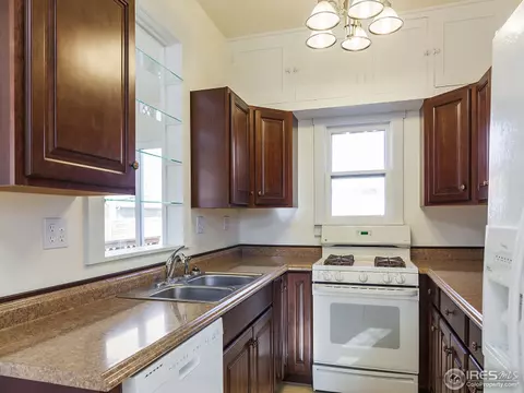 925 6th St, Berthoud, CO 80513 photo 2