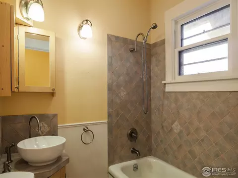 925 6th St, Berthoud, CO 80513 photo 4