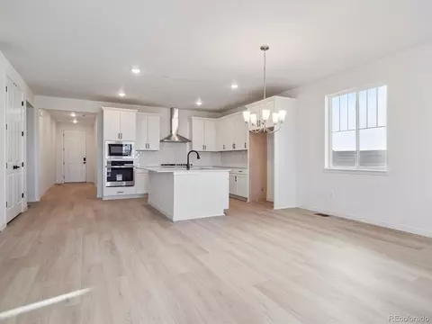 25161 Evans Dr, Aurora, CO 80018 photo 2