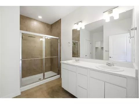 Bath - 7471 E 157th Ave, Thornton, CO 80602 photo 2 of 3