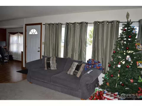 320 Valley Dr, Sterling, CO 80751 photo 2