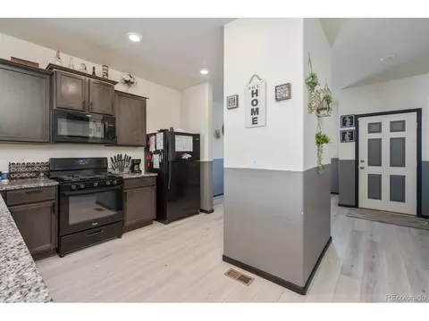 307 Walnut St, Bennett, CO 80102 photo 5