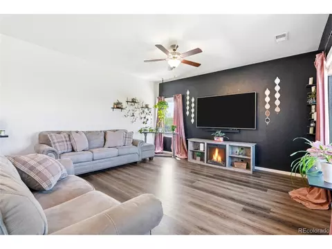 Living - 7253 Shavano Ave, Longmont, CO 80504 photo 2 of 3