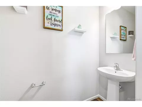 Bath - 7253 Shavano Ave, Longmont, CO 80504 photo 1 of 3