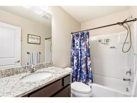 Bath - 7253 Shavano Ave, Longmont, CO 80504 photo 3 of 3