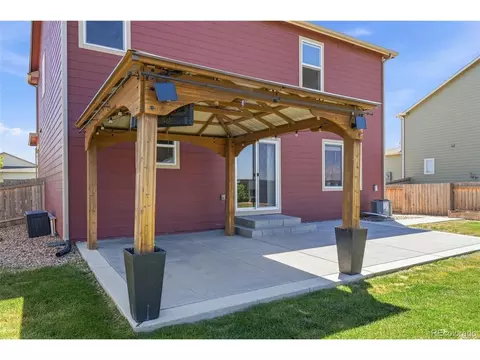 Exterior - 7253 Shavano Ave, Longmont, CO 80504 photo 2 of 4