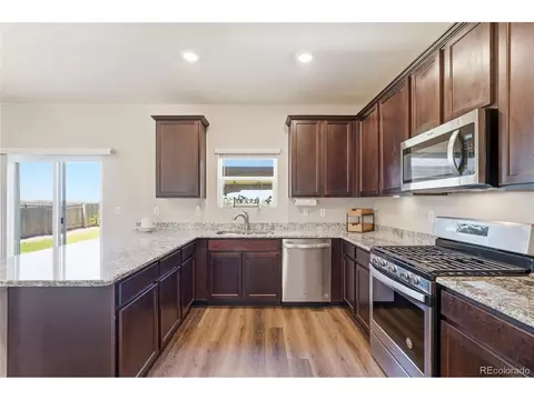 Kitchen - 7253 Shavano Ave, Longmont, CO 80504 photo 1 of 3