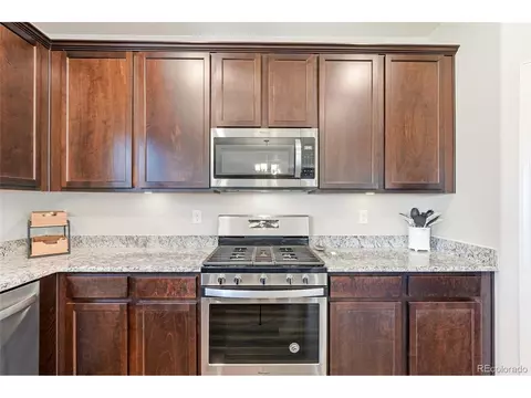 Kitchen - 7253 Shavano Ave, Longmont, CO 80504 photo 2 of 5
