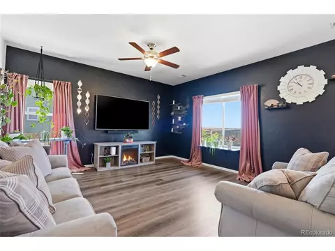 Living - 7253 Shavano Ave, Longmont, CO 80504 photo 1 of 3