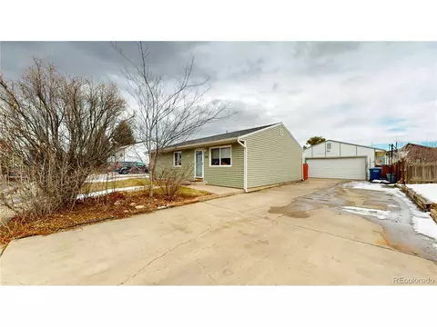 986 Kalispell St, Aurora, CO 80011