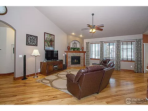 408 Cascade Ct, Johnstown, CO 80534 photo 4