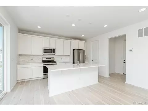27820 E 10th Dr, Aurora, CO 80018 photo 12