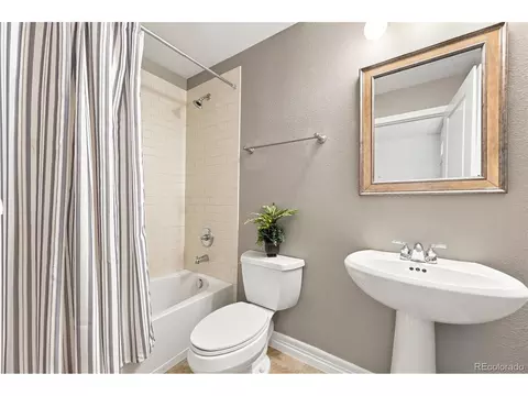 Bath - 2932 E 17th Ave, Denver, CO 80206 photo 2 of 5