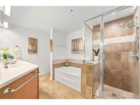 Bath - 2932 E 17th Ave, Denver, CO 80206 photo 3 of 5
