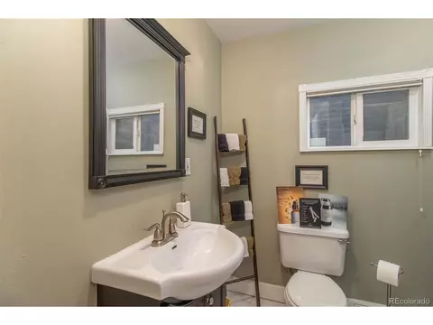2016 N Vine St, Denver, CO 80205 photo 14