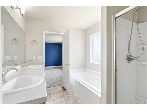 Bath - 10512 W 18th St, Greeley, CO 80634 photo 3 of 4