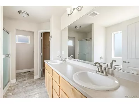 Bath - 10512 W 18th St, Greeley, CO 80634 photo 2 of 4