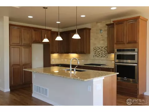 517 Goranson Ct, Lyons, CO 80540 photo 2