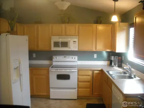 427 E 29th St, Greeley, CO 80631 photo 3