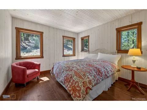Bedroom - 942 Spruce Dr, Lyons, CO 80540 photo 4 of 7