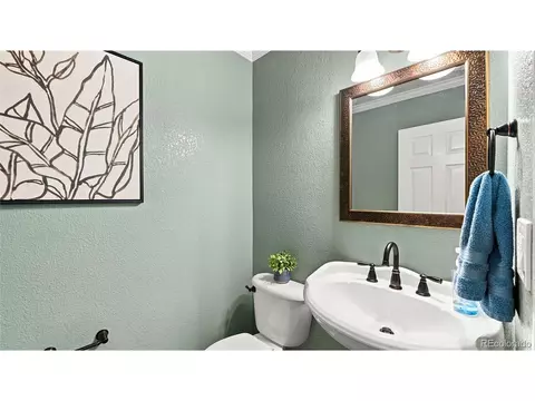Bath - 19332 E Berry Pl, Aurora, CO 80015 photo 1 of 4