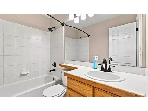 Bath - 19332 E Berry Pl, Aurora, CO 80015 photo 4 of 4