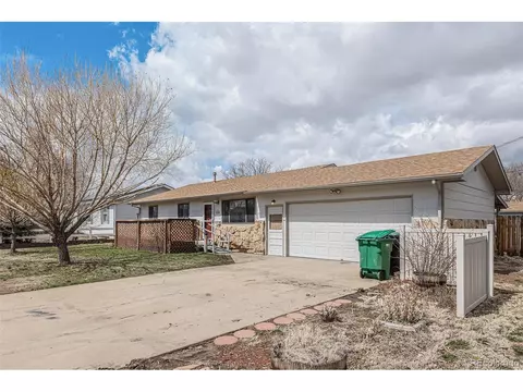 815 42nd St, Evans, CO 80620 photo 2