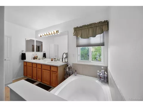 Bath - 19018 E Ithaca Dr, Aurora, CO 80013 photo 4 of 5