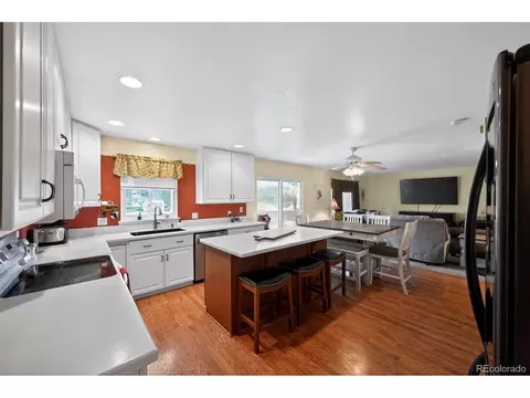 Kitchen - 19018 E Ithaca Dr, Aurora, CO 80013 photo 2 of 4