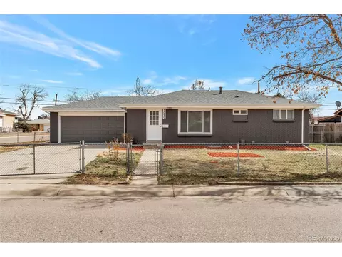 3090 Worchester St, Aurora, CO 80011