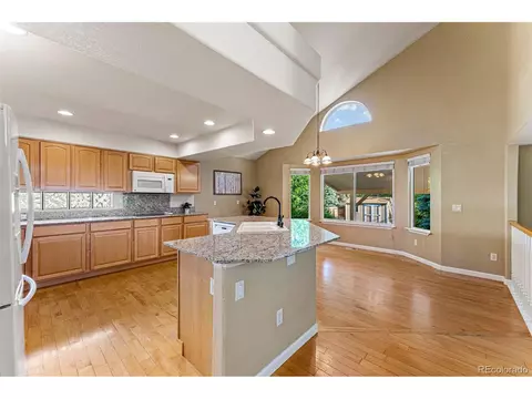 276 E Fair Ln, Centennial, CO 80121 photo 9