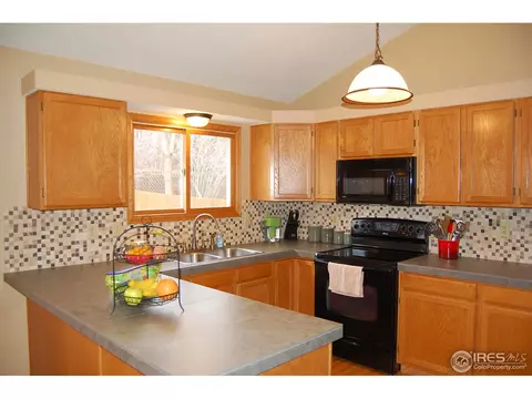 918 E 5th Ave, Longmont, CO 80504 photo 1