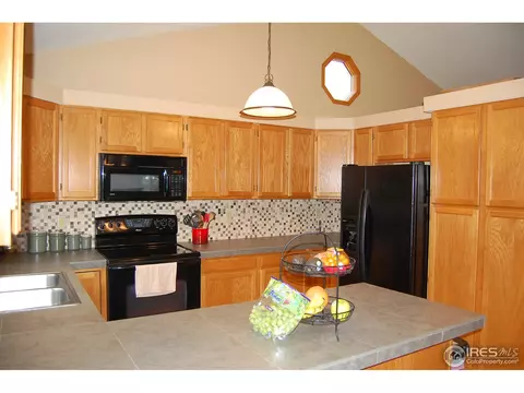 918 E 5th Ave, Longmont, CO 80504 photo 2