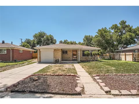 3189 Victor St, Aurora, CO 80011