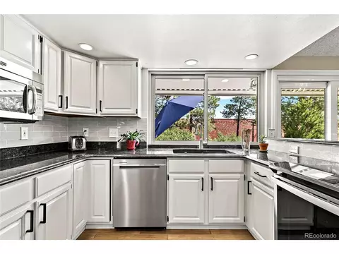 7561 E Jarvis Pl, Denver, CO 80237 photo 8