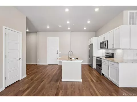 480 E Fremont Pl #1-402, Centennial, CO 80122